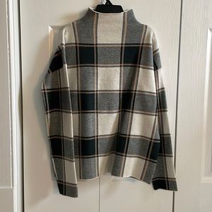 TAHARI turtleneck blouse